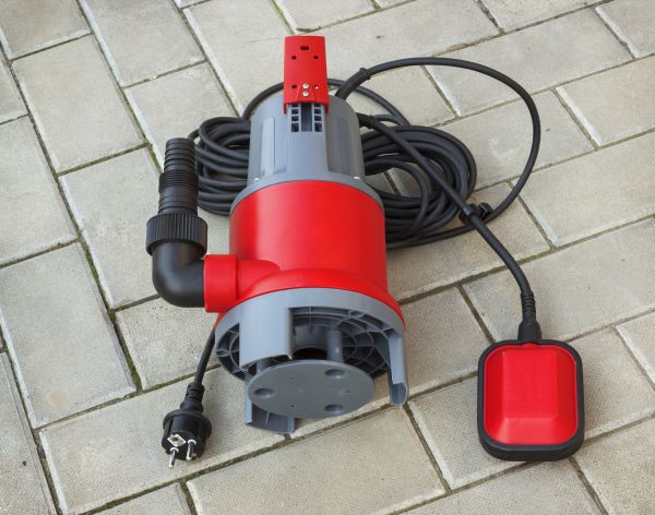 Submersible Pump Installation in Newark